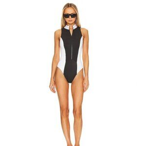 Gigi C Tessa One Piece Zip Front Swinsuit. Size S. Black/White. RP$225
